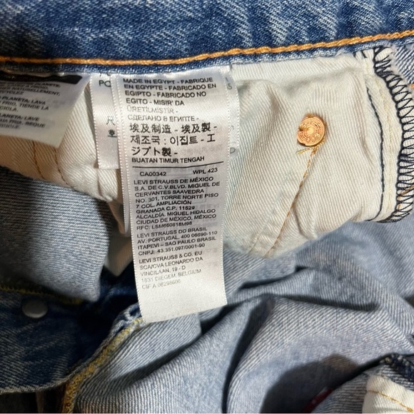 Levi’s Premium 501 ‘93 Straight Fit Men’s Jeans Basil Sky Destructed Medium Wash - Picture 16 of 16